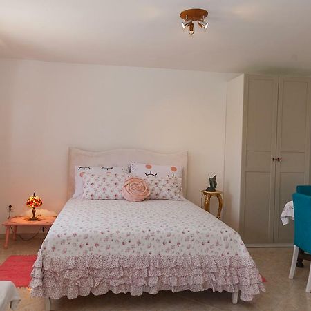 Castello Flower Apartment Kastela Bagian luar foto