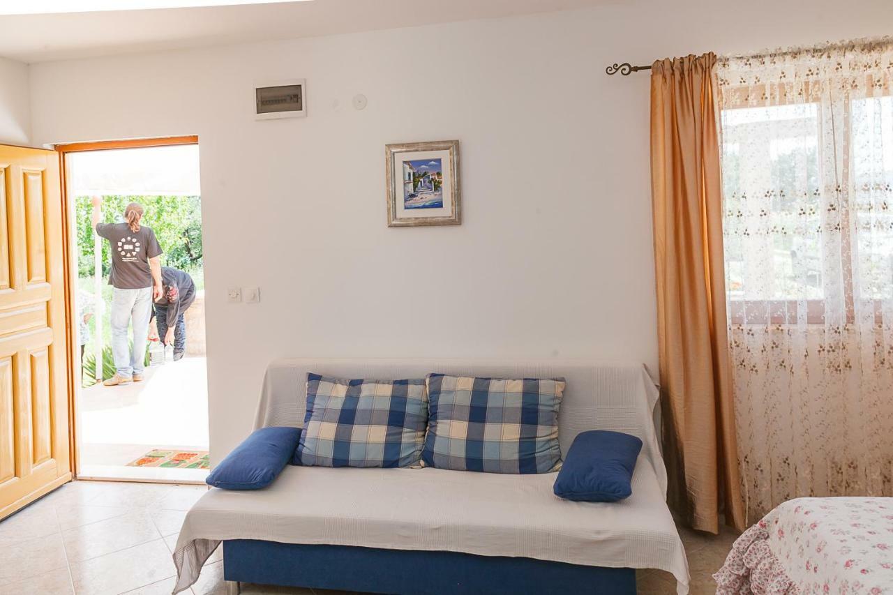 Castello Flower Apartment Kastela Bagian luar foto
